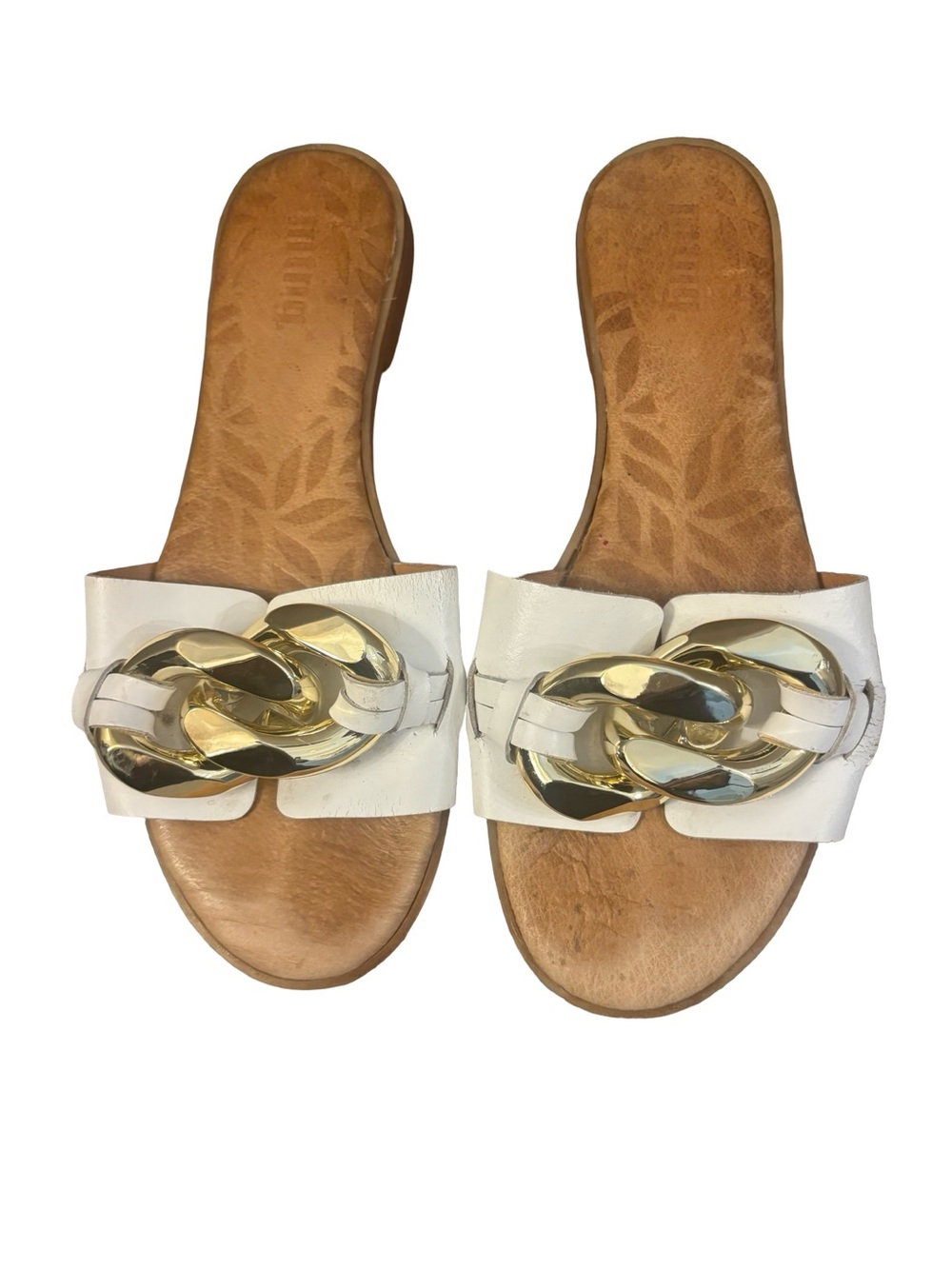 Women’s White Slide Leather Classy Sandals w/Chunky Gold Chain Detail Size 5.5-6